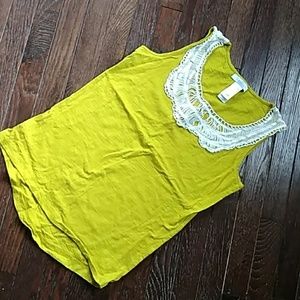 Crochet detail tank